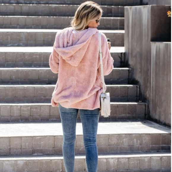 CAMBER Oversized Fleece Hoodie - Picture 5 of 8